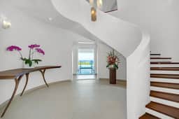 Contemporary 6BR Villa | Sea Views, Infinity Pool & Resort Access - Image 3