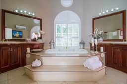 Luxury Staffed 7BR Villa | Pool, Gym & Sea Views - Image 3