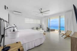 Rumpanions Oceanfront Escape - Image 3
