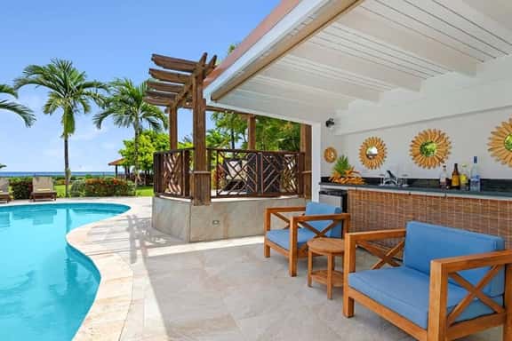 Luxury Beachfront 6BR Villa with Pool and Staff - Image 1