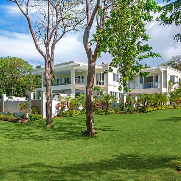 Contemporary 6BR Villa | Sea Views, Infinity Pool & Resort Access - Image 1