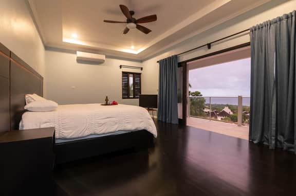 Modern 4BR Hillside Villa Pool & Beach Club Access - Image 5