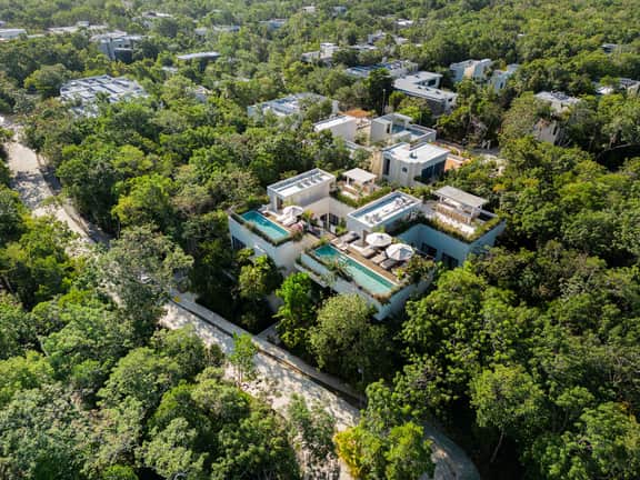 Contemporary 8BR Estate in La Privada | Dual Villas, Private Pools & Beach Access - Image 3
