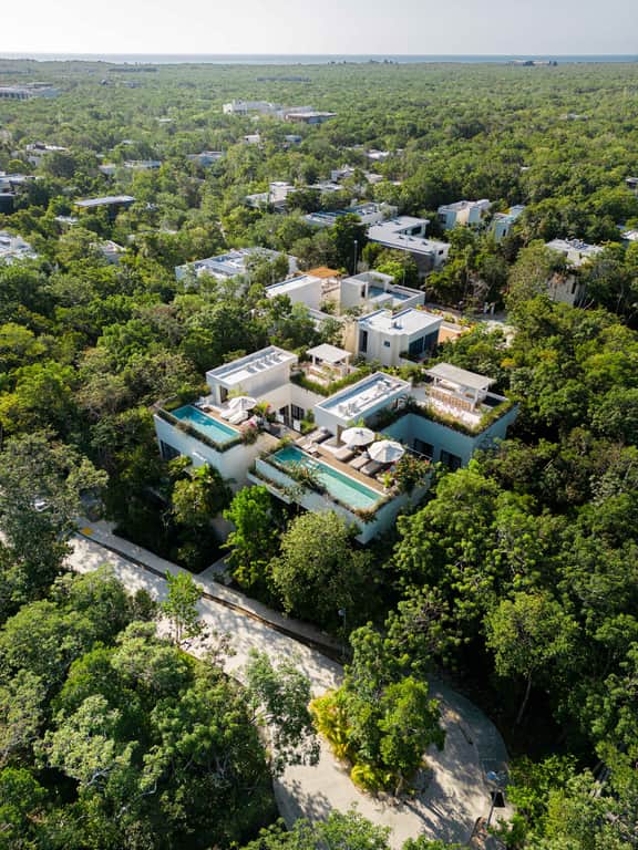 Contemporary 8BR Estate in La Privada | Dual Villas, Private Pools & Beach Access - Image 2