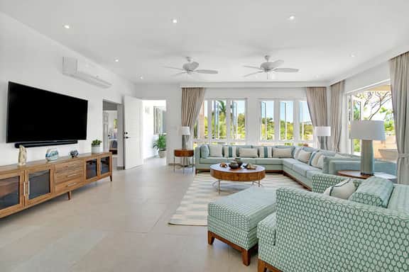 Contemporary 6BR Villa | Sea Views, Infinity Pool & Resort Access - Image 4