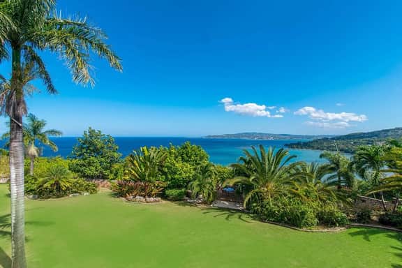 Luxury 6BR Villa With Sea Views & Private Pool - Image 3