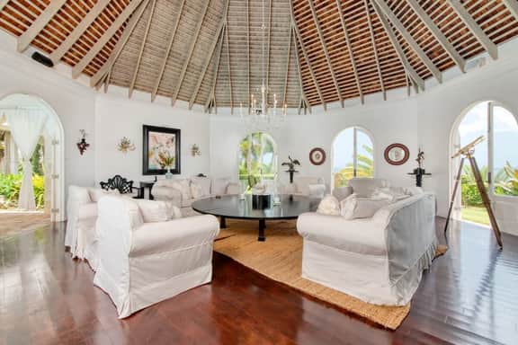 Luxury 6BR Villa With Sea Views & Private Pool - Image 4
