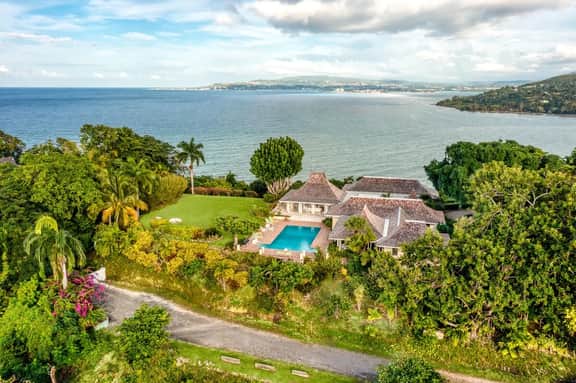 Private 2BR Open-Air Villa | Panoramic Views & Pool - Image 2