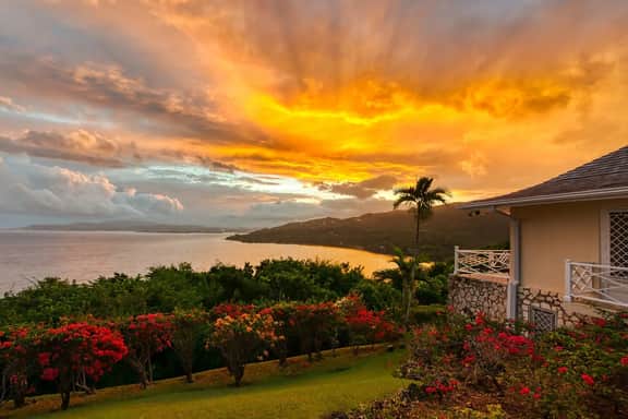 Private 2BR Open-Air Villa | Panoramic Views & Pool - Image 5