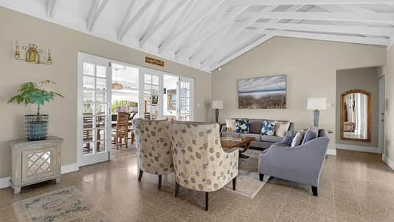 Luxury Beachfront 6BR Villa with Pool and Staff - Image 3