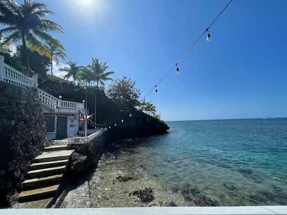 3BR Seafront Villa in Boscobel | Direct Sea Access & Coastal Living - Image 2