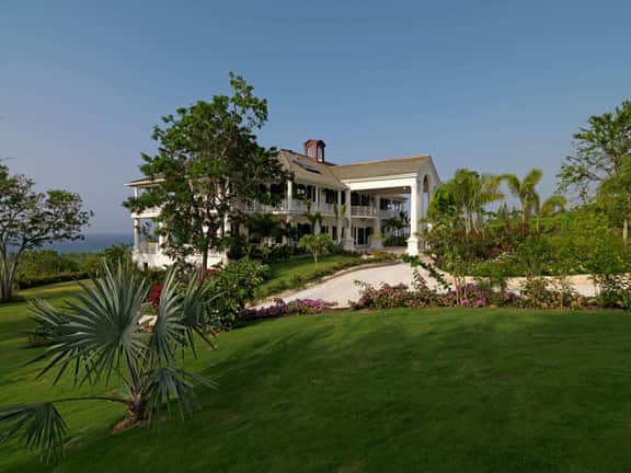 Expansive 6BR Estate | Panoramic Sea Views, Pool & Resort Access - Image 2