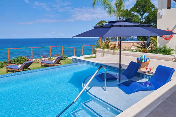 Tropical-Inspired 5BR Modern Seafront Villa | Infinity Pool & Direct Sea Access - Image 4