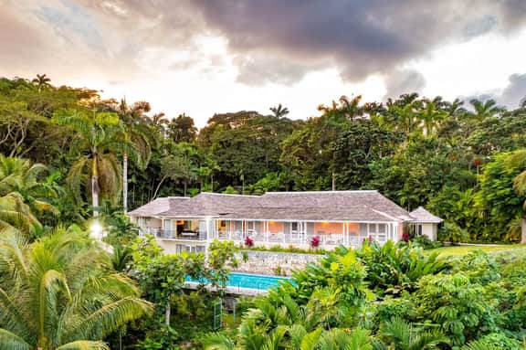 Secluded 3BR Garden Villa | Pool & Ocean Views - Image 4