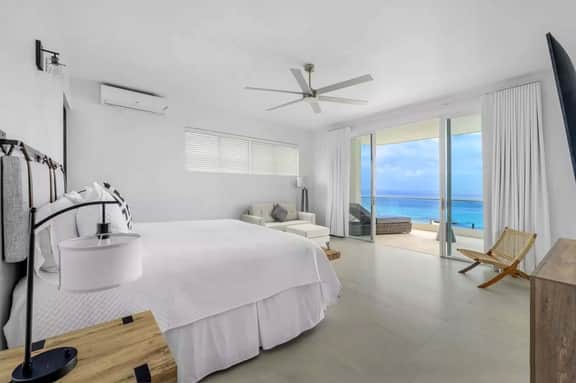 Rumpanions Oceanfront Escape - Image 3